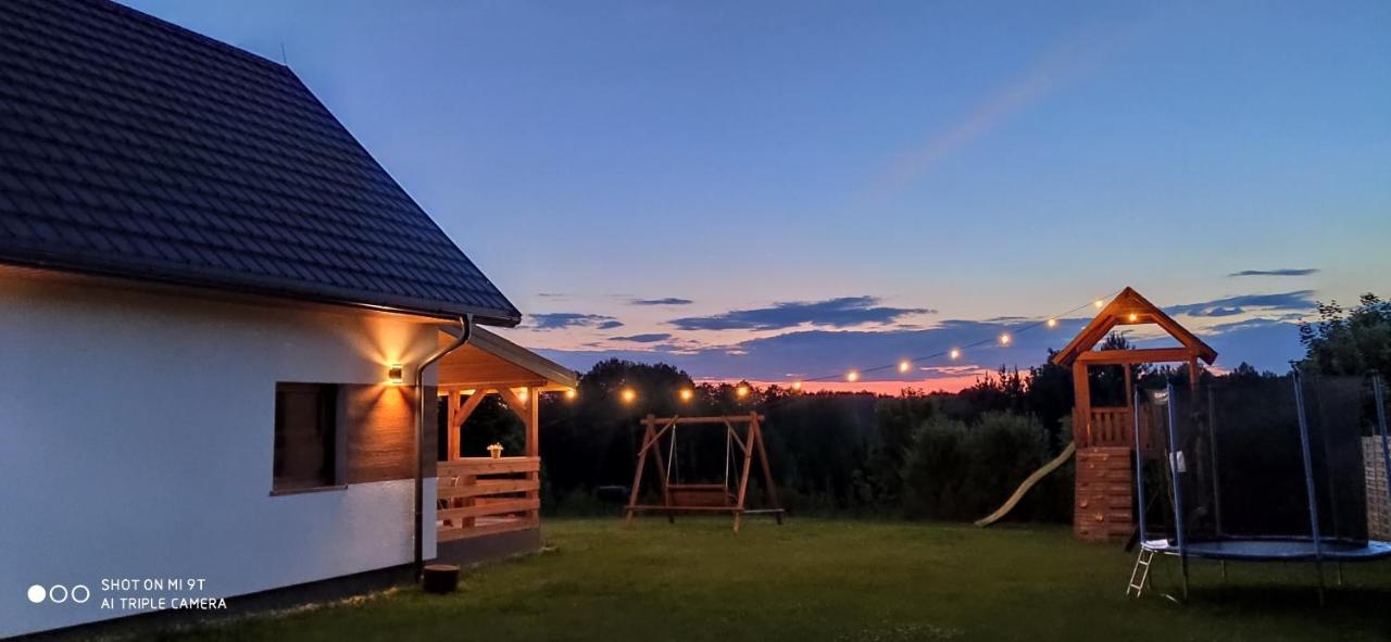 Domek Z Kominkiem Nad Jeziorem Z Jacuzzi Ogrodowym Sumowo  Exterior photo